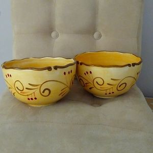 Home Trends serving bowls yellow red and green